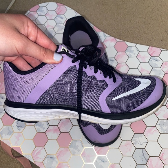 Nike running shoes - Picture 2 of 5